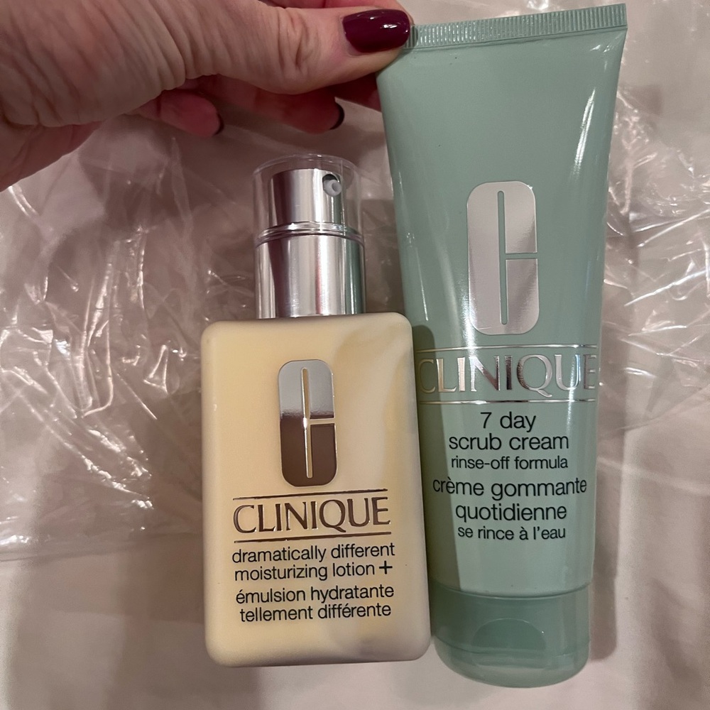 Clinique Dramatically Different Lotion and 7 Day Scrub Cream Duo